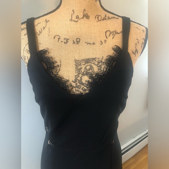 TWO SISTERS THE LABEL BLACK V-NECK MIDI DRESS W/ ILLUSION CUT-OUT LACE DETAILING - Picture 5 of 6